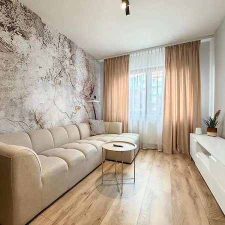 Klodzka Homely By Bookinghost